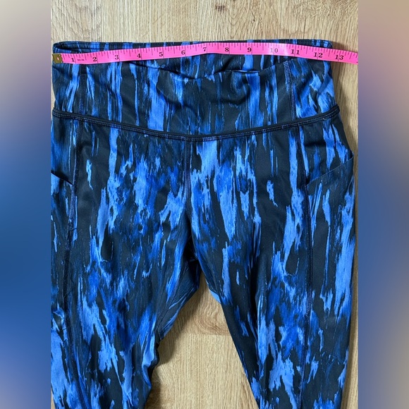 Lululemon Pace Rival‎ Crop Leggings Women’s Size 4 Blue Black Mesh Pockets - Picture 10 of 12